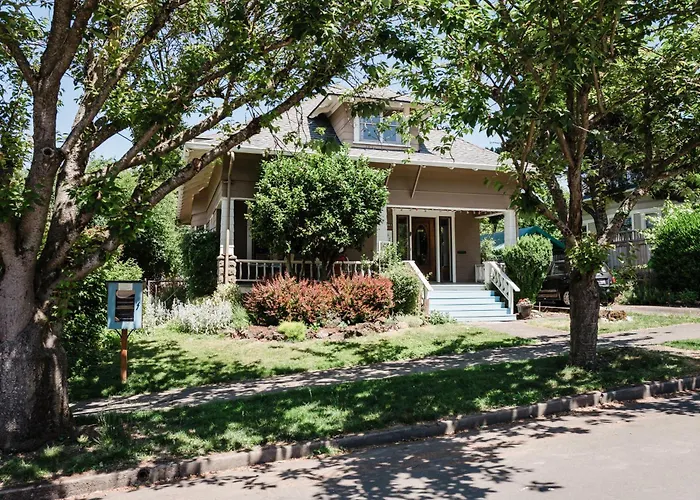 Southeast Portland Comfy & Eclectic Craftsman Home