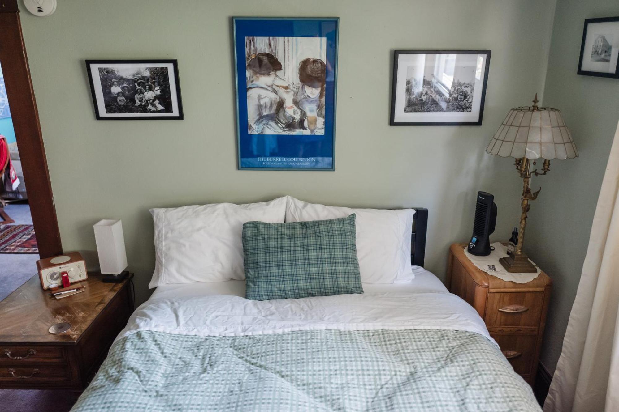 Southeast Comfy & Eclectic Craftsman * Portland