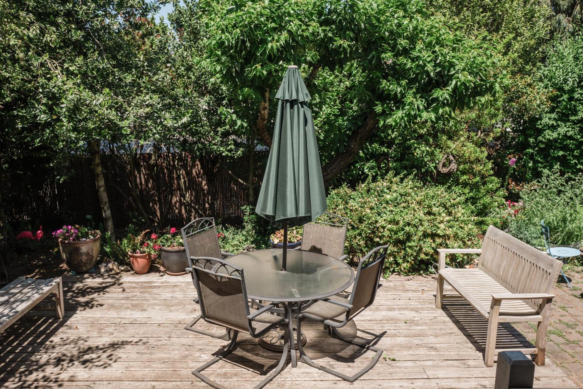 Southeast Comfy & Eclectic Craftsman Holiday home