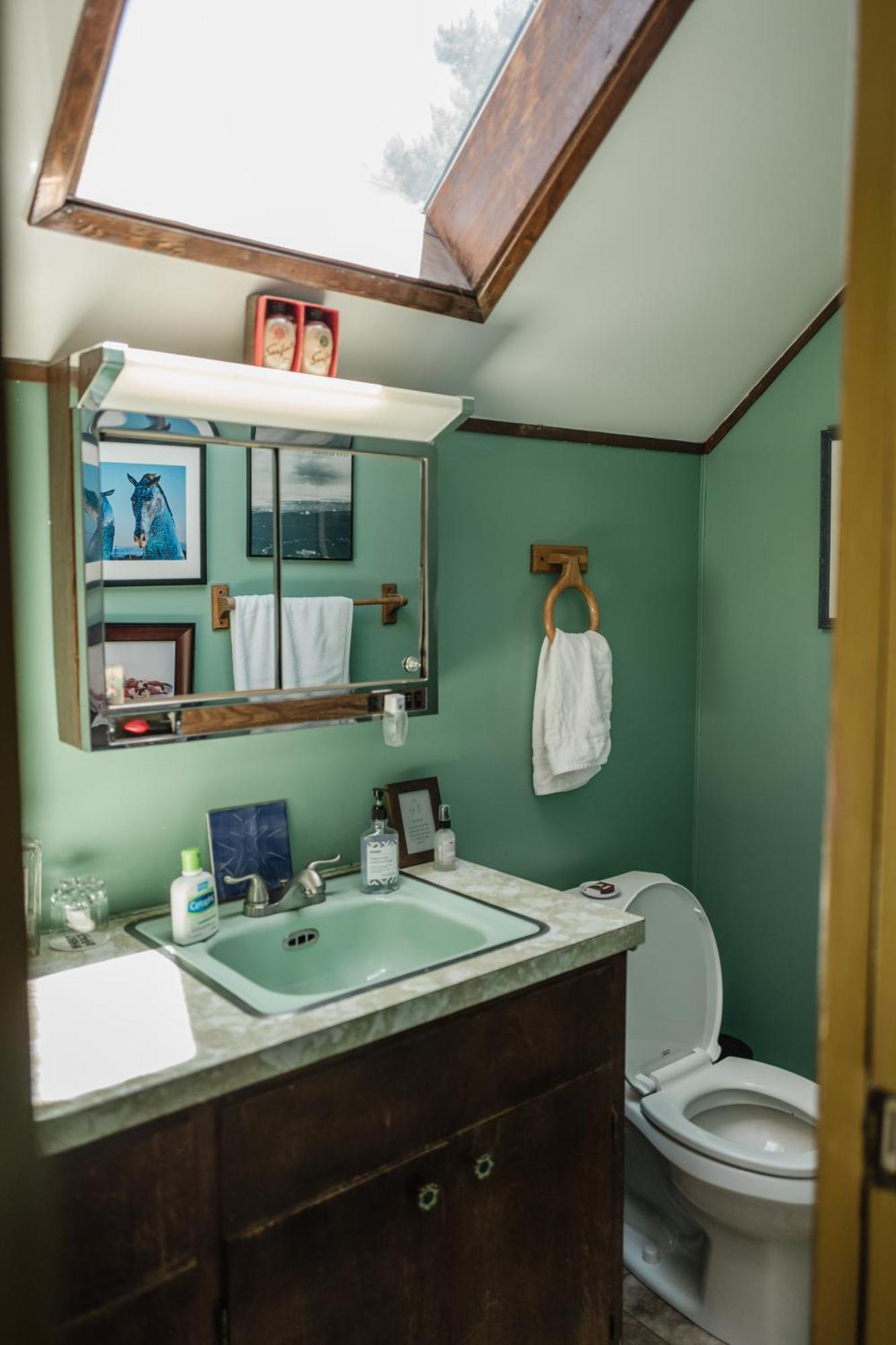 Southeast Comfy & Eclectic Craftsman Holiday home